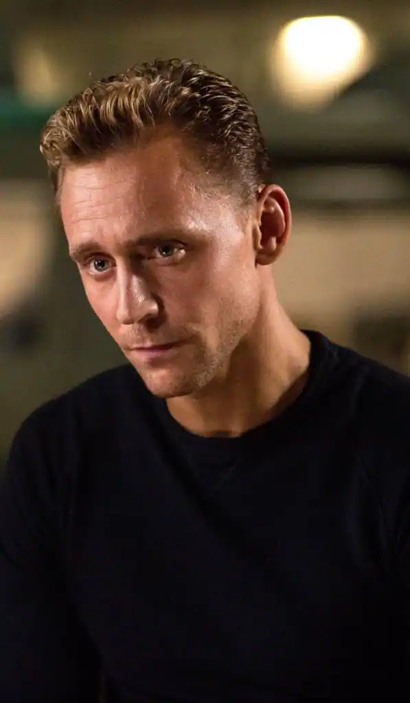  Tom Hiddleston  